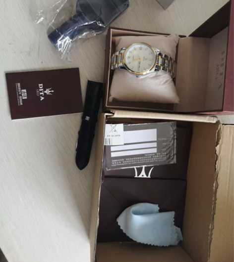 全新迪塔石英表 公司作为纪念品天猫购入，低...