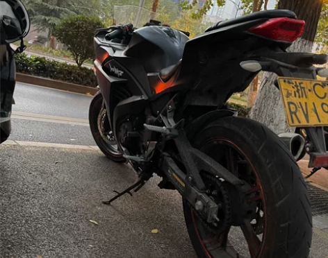 国产v6 200CC 车子电瓶有点亏...