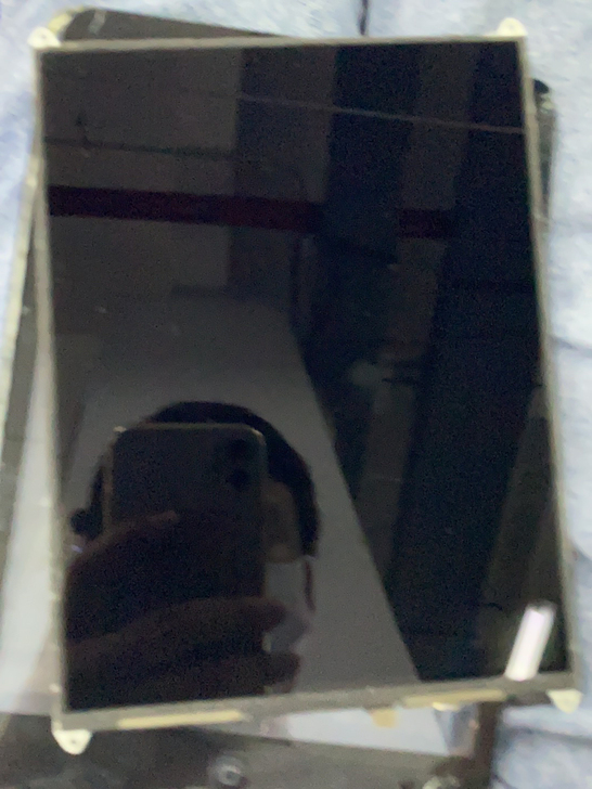 苹果iPad mini1 显示屏好 外屏坏...