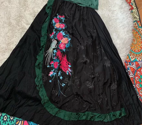 民族风刺绣马甲，半身裙 马甲L码，188包...