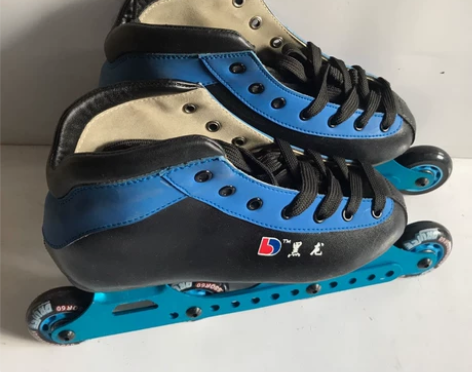 全新儿童黑龙轮滑鞋，30，31码 感兴趣的...