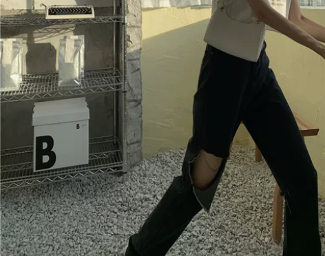 破洞牛仔裤女黑色高腰显瘦阔腿 仅试穿 未下...