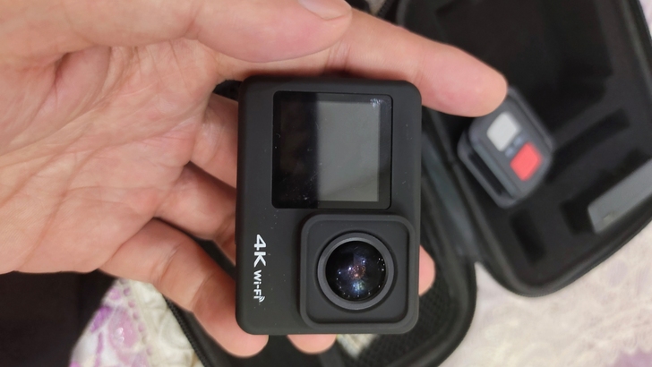 ts3运动相机 骑行必备 摩旅必备。两个屏...