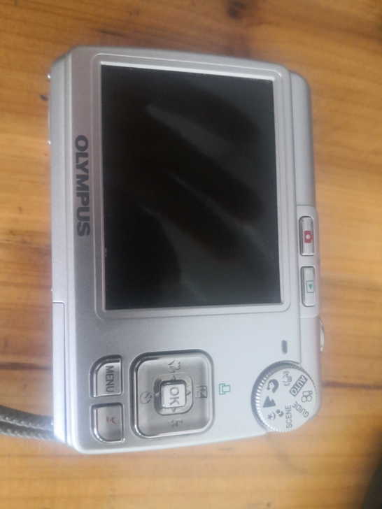 9成新奥林巴斯数码相机，10年前谈女朋友买...