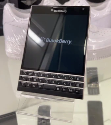 Blackberry黑莓手机 Passpo...