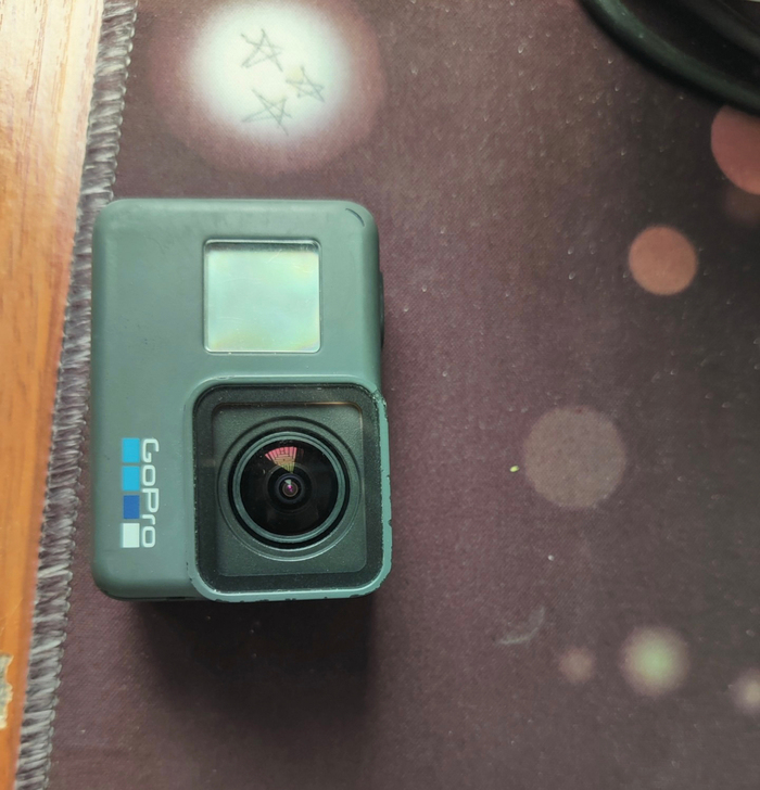 出个黑狗6，图非实物，空了会传，东西没问题