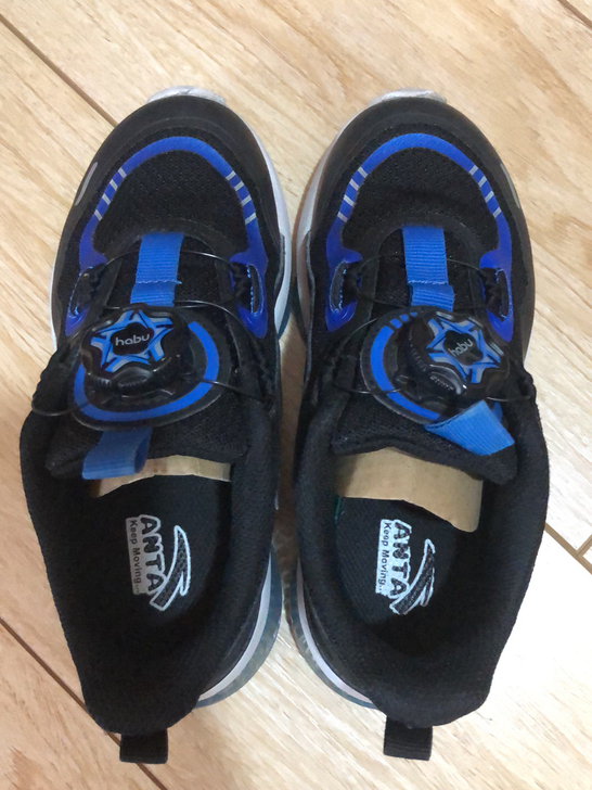 安踏2020年款ufo网面透气，旋转扣轻便...