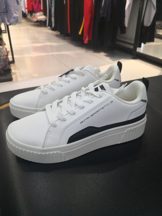 安踏男板鞋，全新，正品，