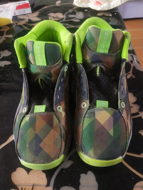 39.5码李宁篮球鞋低价出售二手不退换质量...