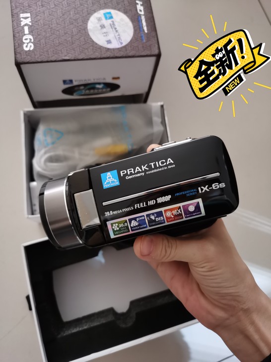 praktica摄像机 全新，买了之后放起...