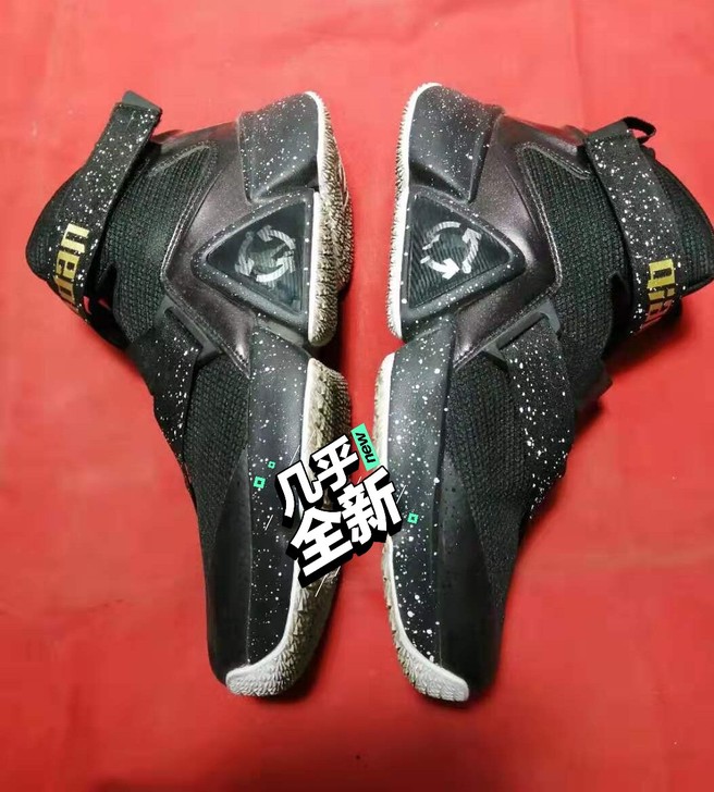 乔丹运动鞋。几乎全新。41码。拍前议好,售...