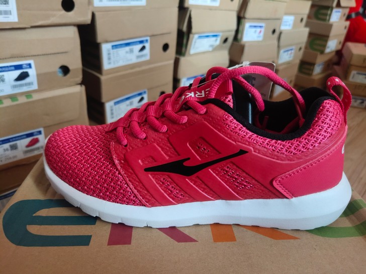 鸿星尔克正品，36码一双全新正品实物拍摄所...