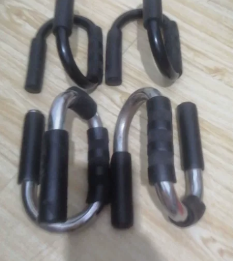 俯卧撑支架,一对6块,四个10块钱。 感兴...