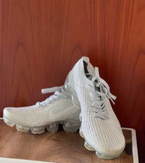 Nike 气垫运动鞋 线下实体店购入，介意...