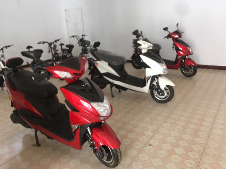 全新踏板电动车，前后轮碟刹！三档变速，le...