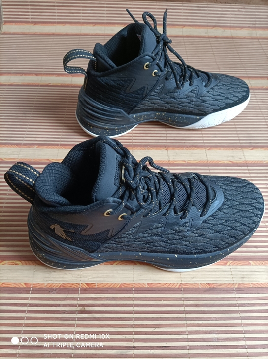 二手男乔丹蓝球鞋42码   鞋子保证正品 ...