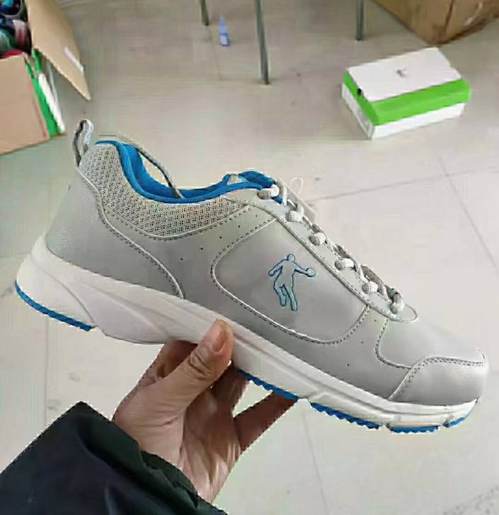 清货特价，45码乔丹男鞋皮面，49元包邮非...