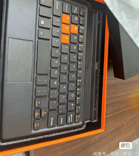 基本全新壹号本，买完只旅游用过一次，全新磁...