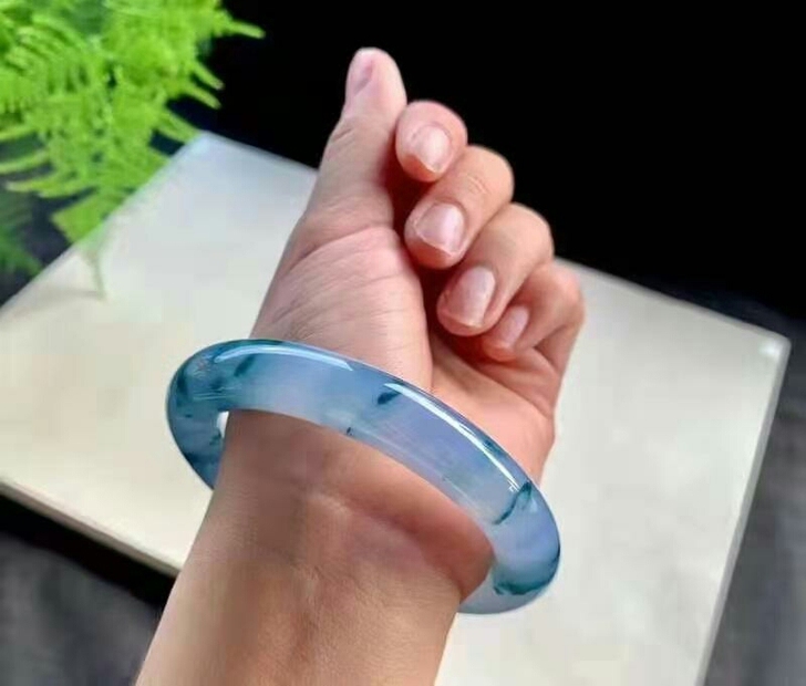 急出亏出冰紫飘花，片料同款起货。不同的光线...