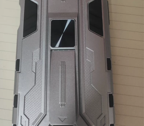 出两个realme q3s的手机壳，因为买...