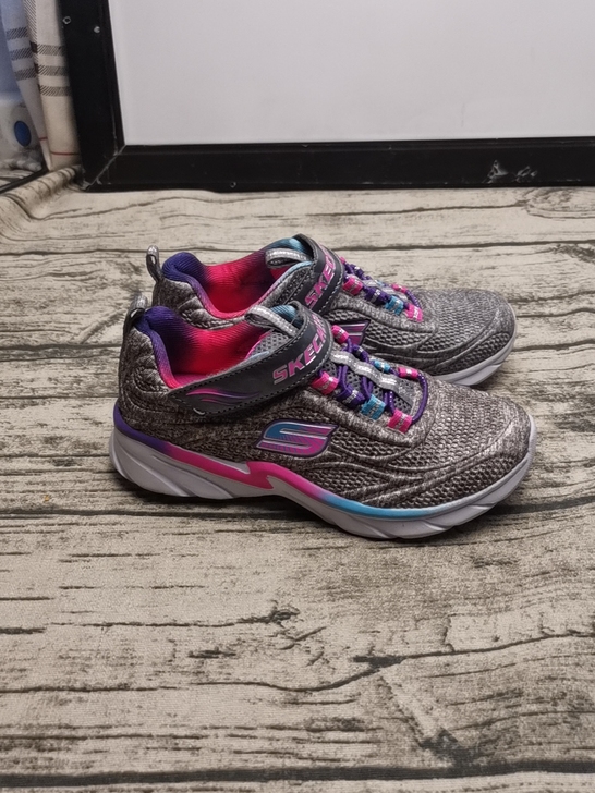 全新正品瑕疵斯凯家的童鞋