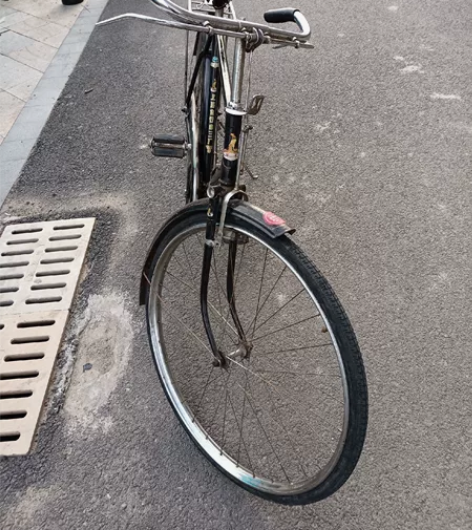 老二八凤凰轻便自行车，80年一月份购买的，...