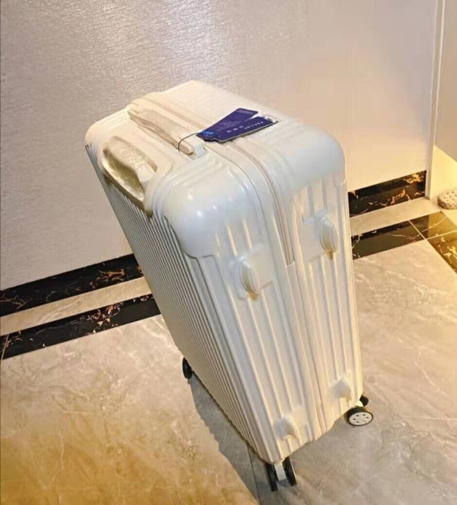 实体店不开了清仓处理行李箱学生拉杆箱密码箱...