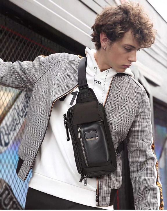 tumi男士斜挎胸包 保真正品!全新未用!