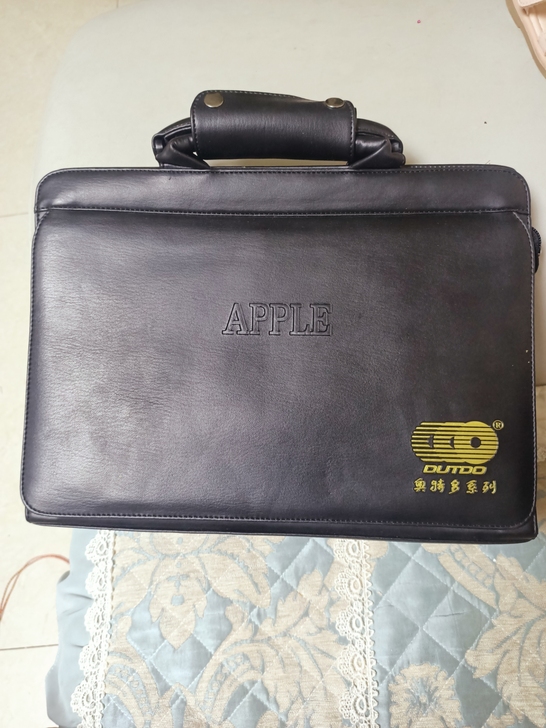 全新公文包带计算器带长带低价出售