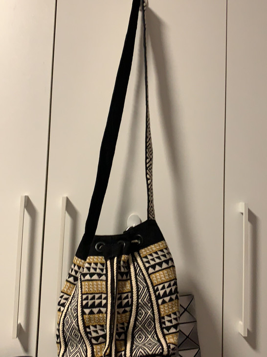 basic house 百家好的一个水桶包...