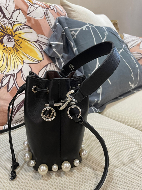 珍珠底小包，超级可爱百搭，喜欢就带走吧，超...