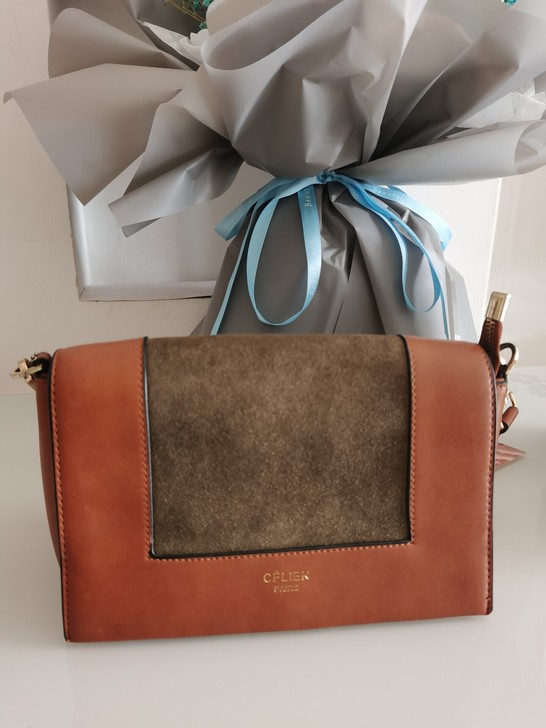 斜挎女包，当初就是看中里面夹层多，做工又特...