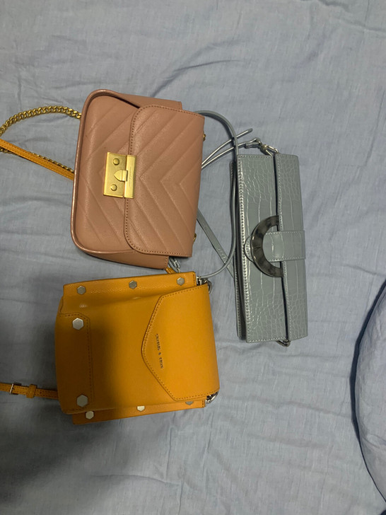 都是专柜买的 小ck100一个