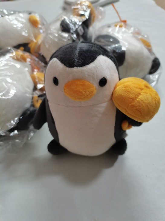 可爱企鹅公仔毛绒玩具企鹅拿雨伞