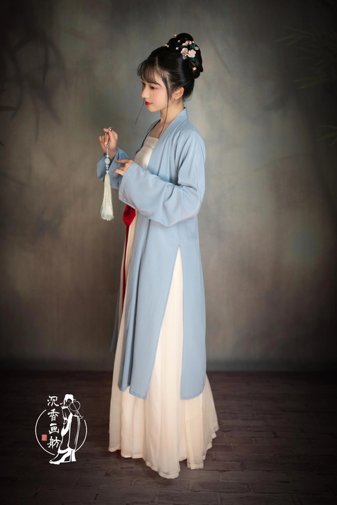 沉香画舫浅蓝色丝棉混纺褙子，S码，全新带吊...