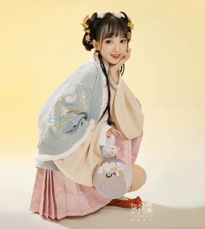 东月棠 流云兔 多色款冬装汉服汉元素女正品...