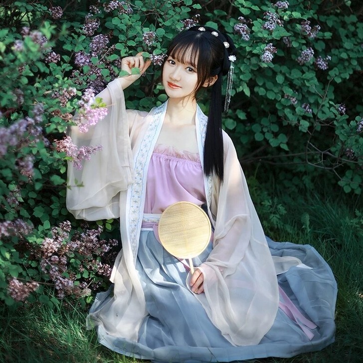 她说家攸宁三件套，全套S码，全新带吊牌未试...