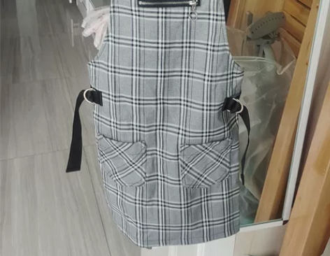 女士背带裙 格子纹m码 没穿过几次 价格可...