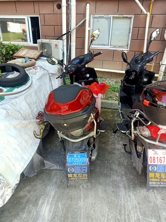 自己买的电动车，手续齐全，100公里，台铃...