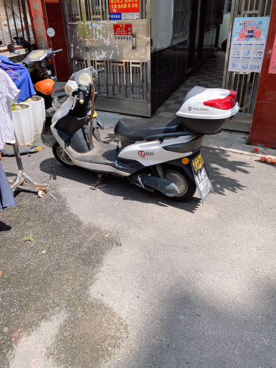 19年买的新台铃电动车,上个月刚换的新电瓶...