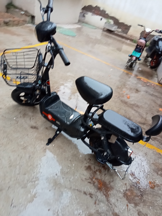 台铃精品电动车，48伏，充满电能跑60里，...