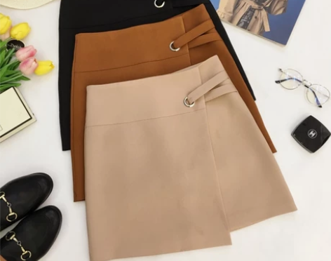 高腰显瘦a字裙 半身裙 全新 吊牌在 尺码...