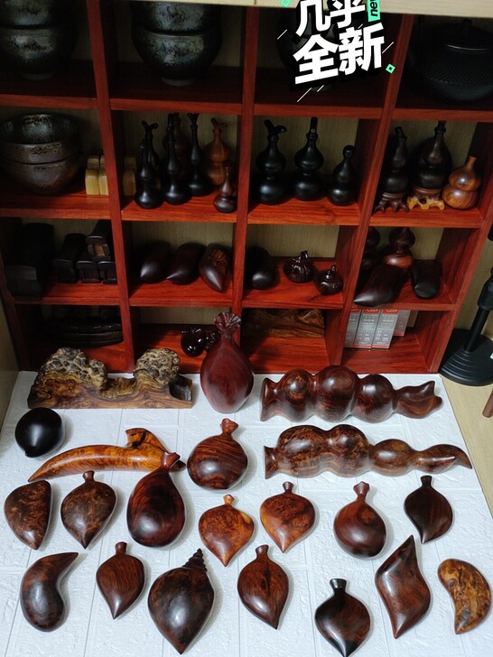 纯手工制作打磨抛光红木手把件，看上哪个联系...