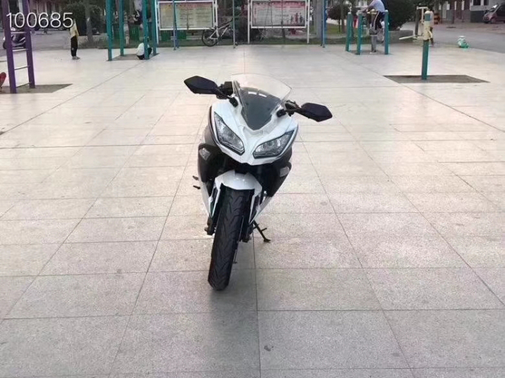 小忍者到货。自带平衡轴。六挡链条机。配置顶...