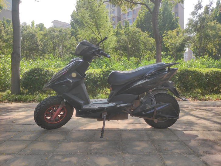 八成新二手电动车