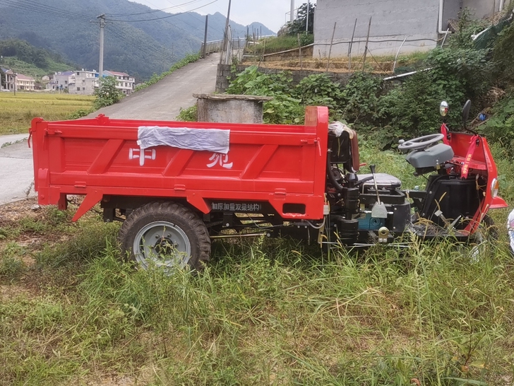 红皮三轮车，柴油18马力三轮车，可翻斗，刚...