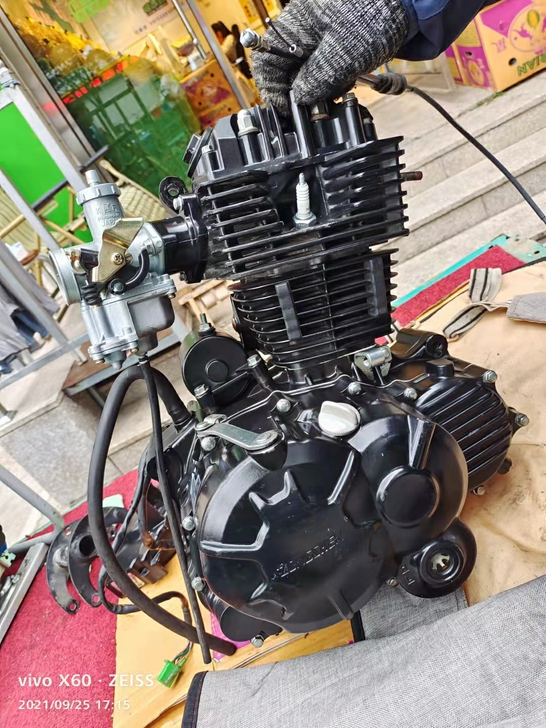 宗申CBB250发动机