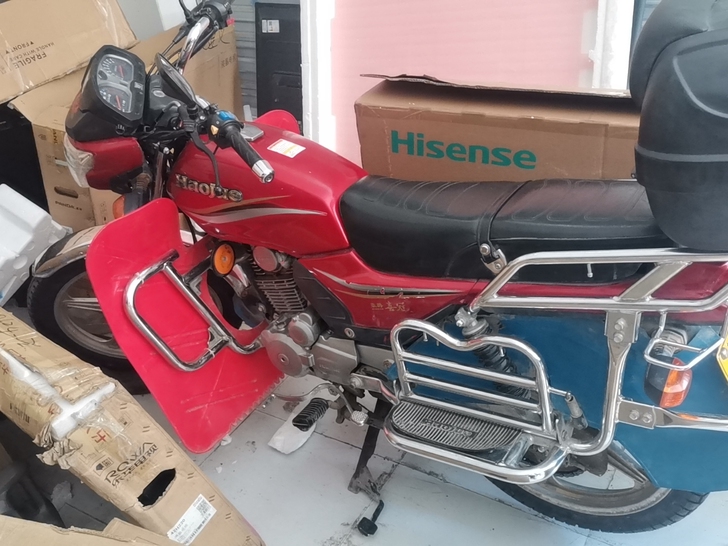 豪爵喜冠150摩托车，18年底上牌，保险到...