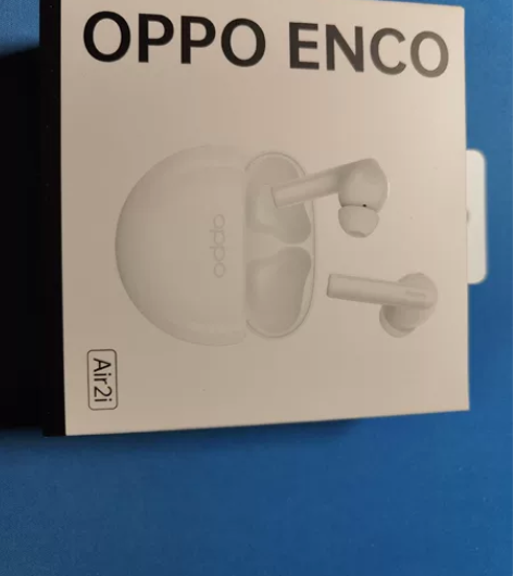 买一加手机送的耳机，价格京东都能查到，全新...