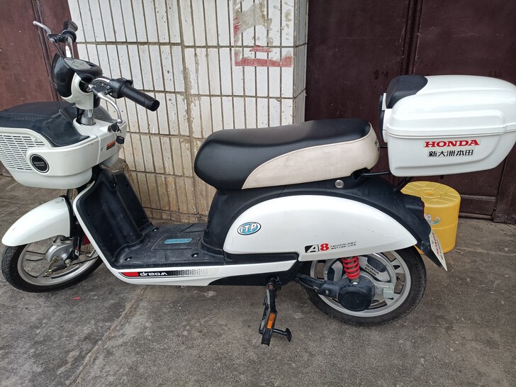 新大洲本田电动车，电池还给力，新旧程度如图，